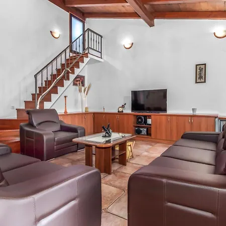 Hébergement de vacances 3 Bedroom Cozy In Hreljin