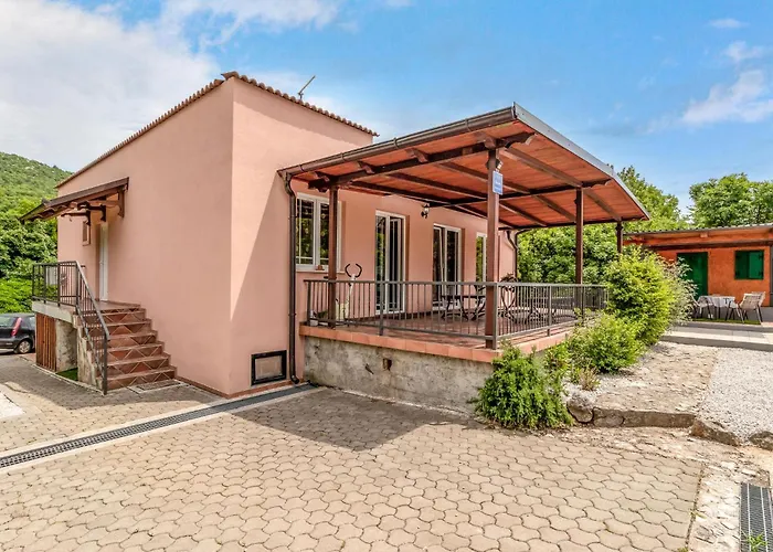 3 Bedroom Cozy In *