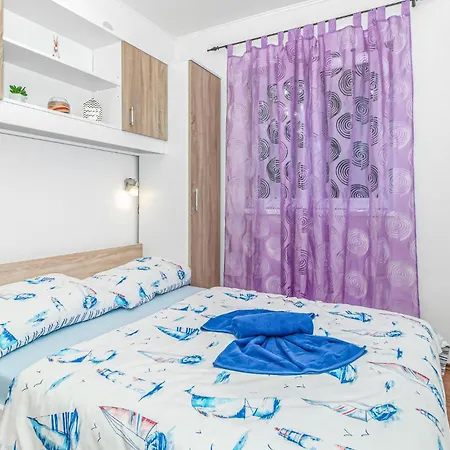 Feriehus 3 Bedroom Cozy In Hreljin *