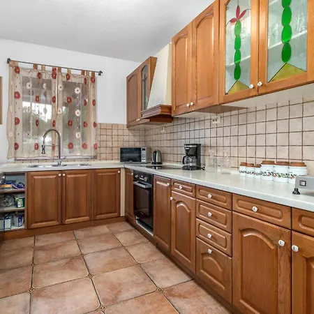 3 Bedroom Cozy In Hreljin