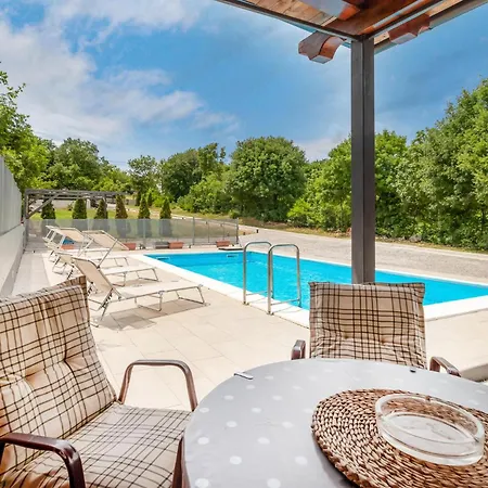 3 Bedroom Cozy In Hreljin Hreljin